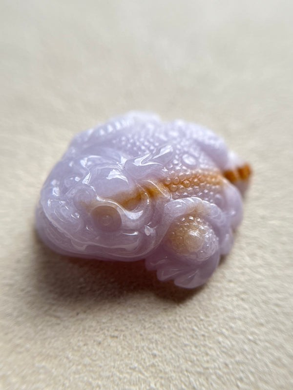 Natutal Burmese Jadeite Pink lavender pendant  ( three-legged toad )